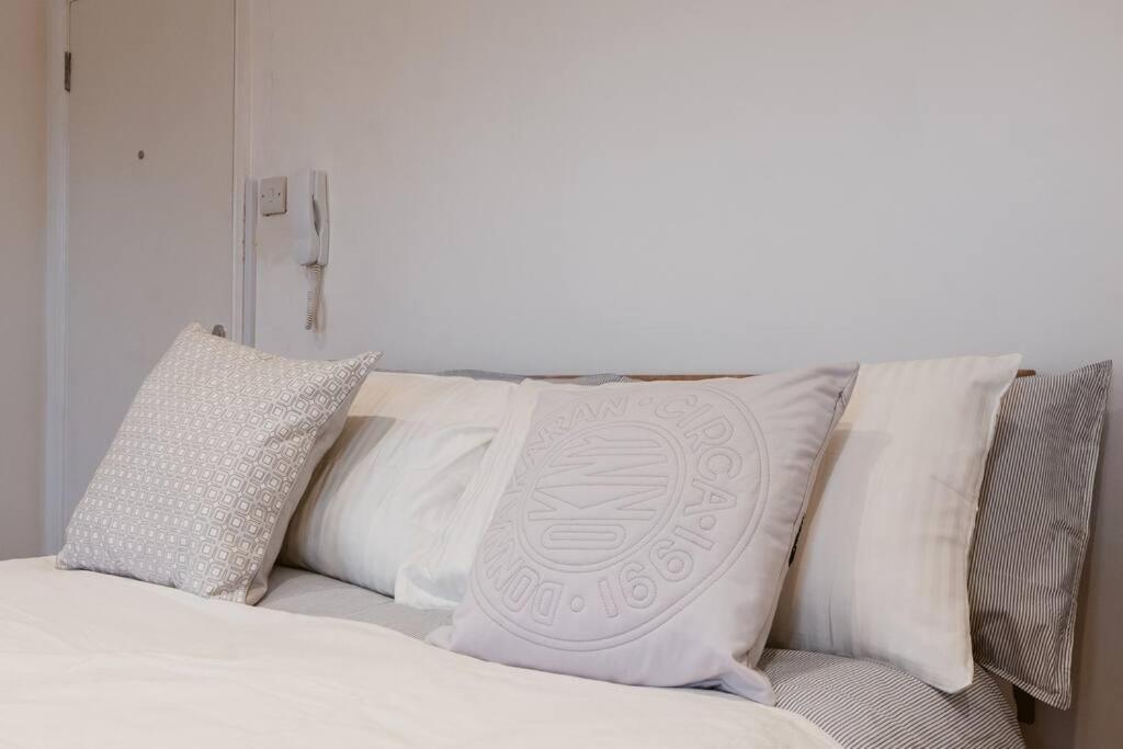 Your Lovely Studio Flat- West3 Londra Exterior foto