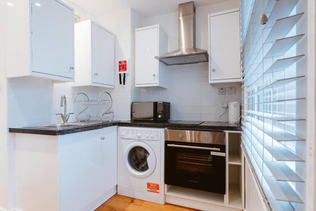 Your Lovely Studio Flat- West3 Londra Exterior foto
